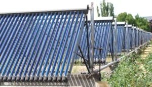 Guía técnica completa de los sistemas solares de tubos de vacío con tuberías de calor